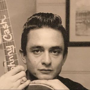 Meet your Posher, Mia